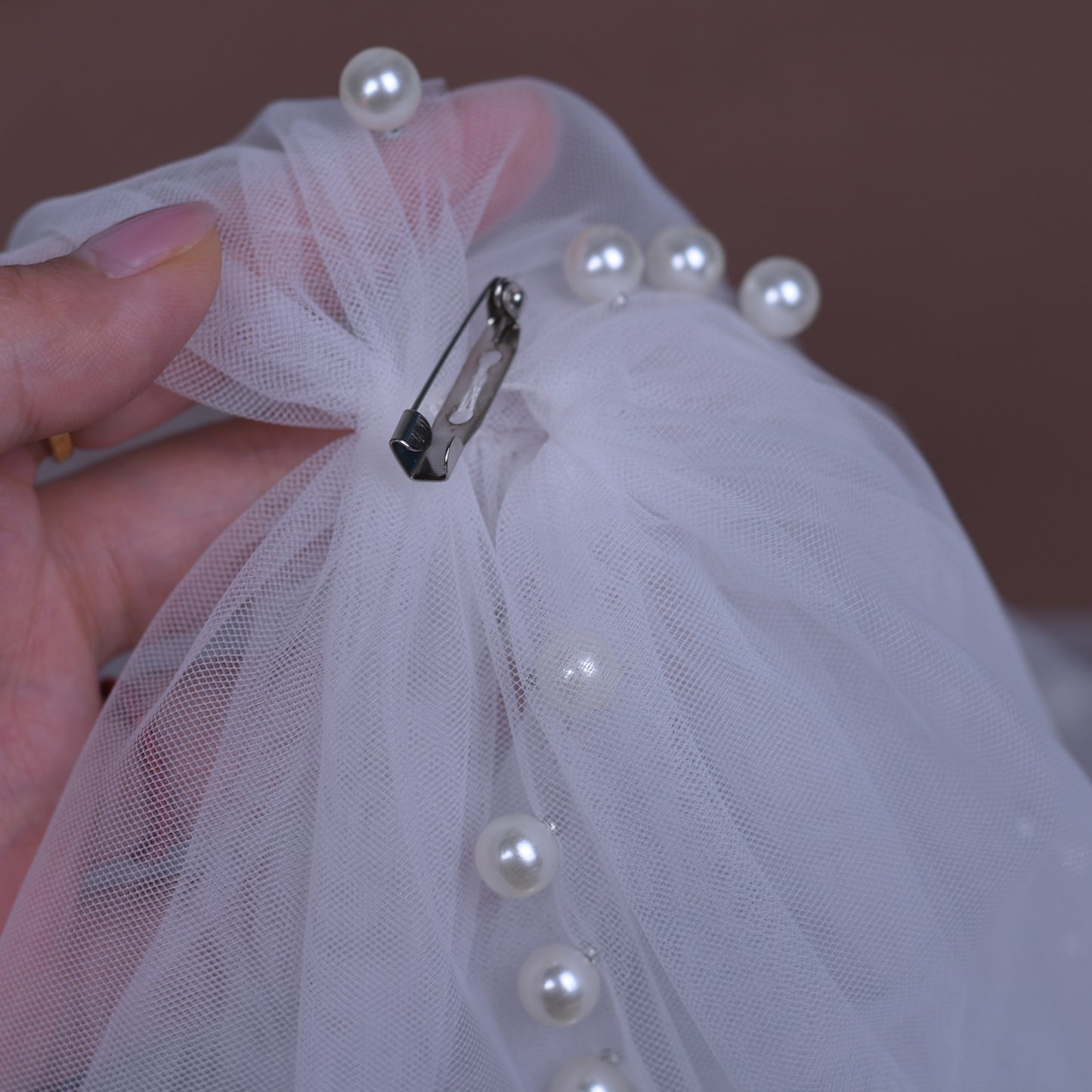 VG40A-I-1 white pearl mesh shawl