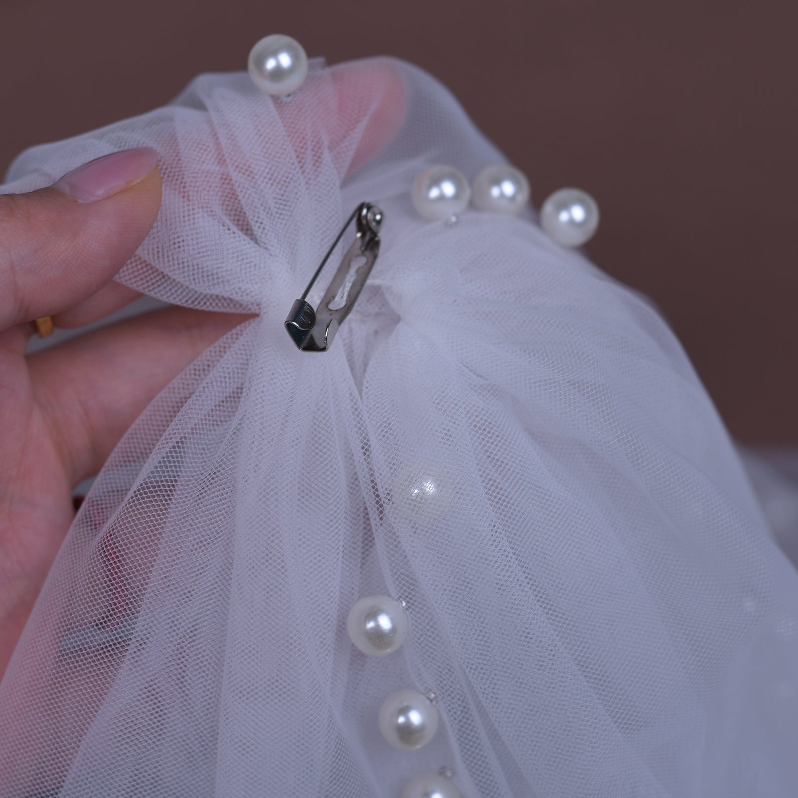 VG40A-I-1 white pearl mesh shawl