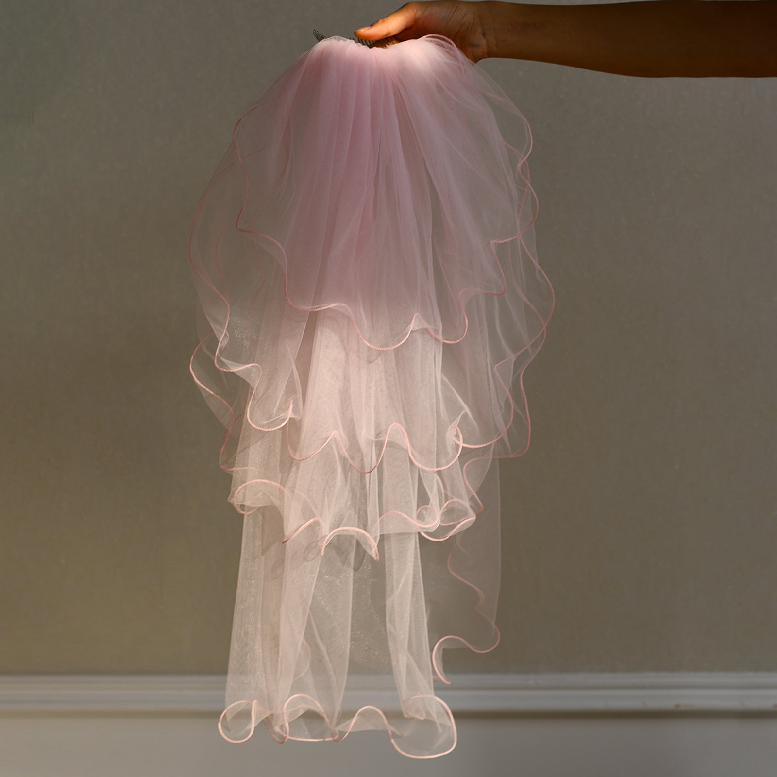 M149-P pink mesh flower veil