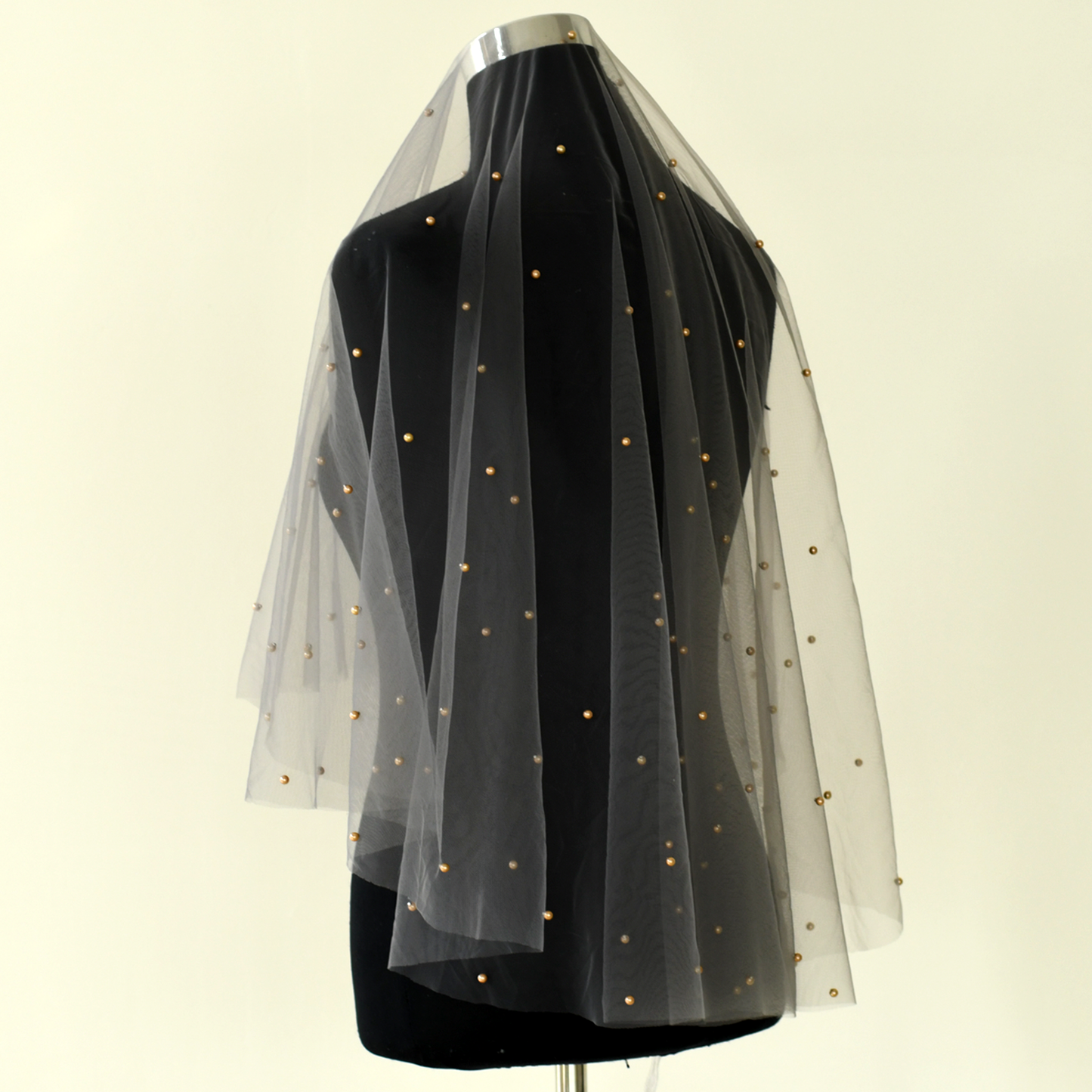 M160 gray mesh hair comb