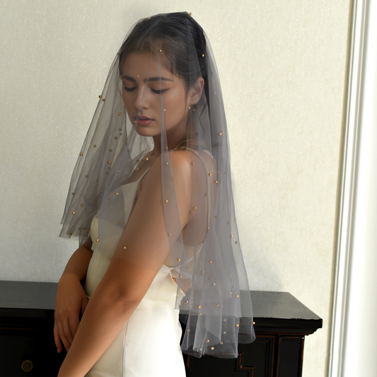 M160 gray mesh hair comb