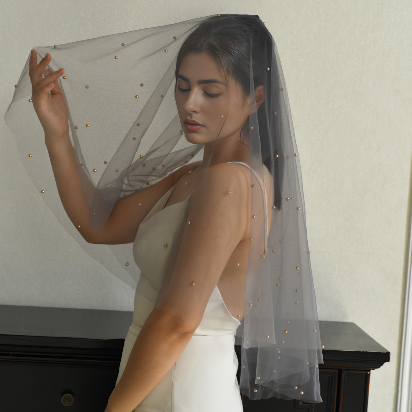 M160 gray mesh hair comb