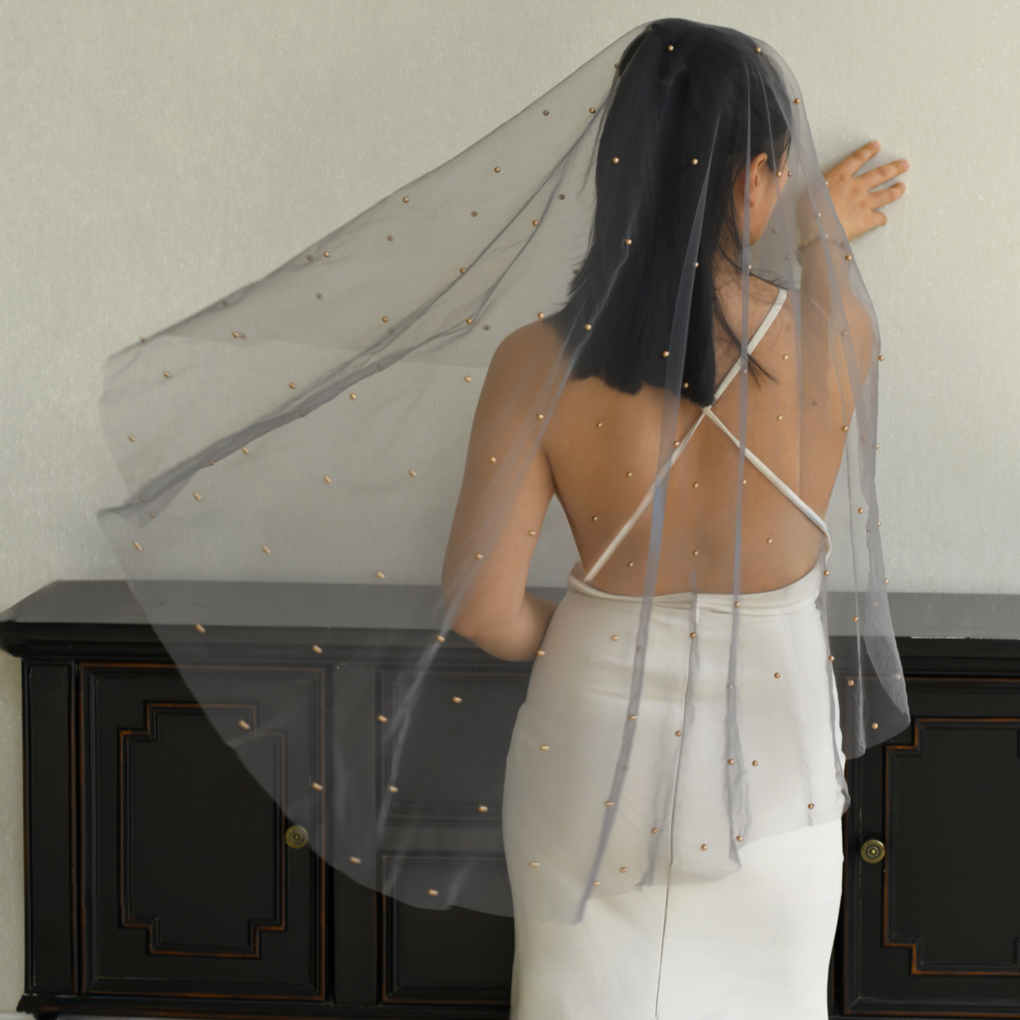 M160 gray mesh hair comb