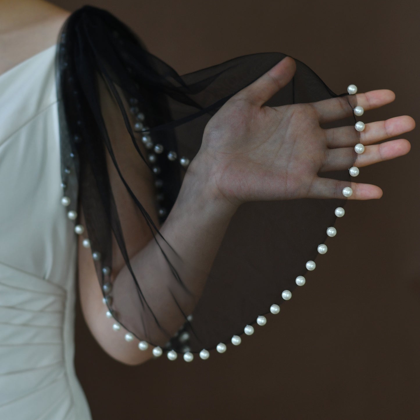 VG40A-W white mesh shawl