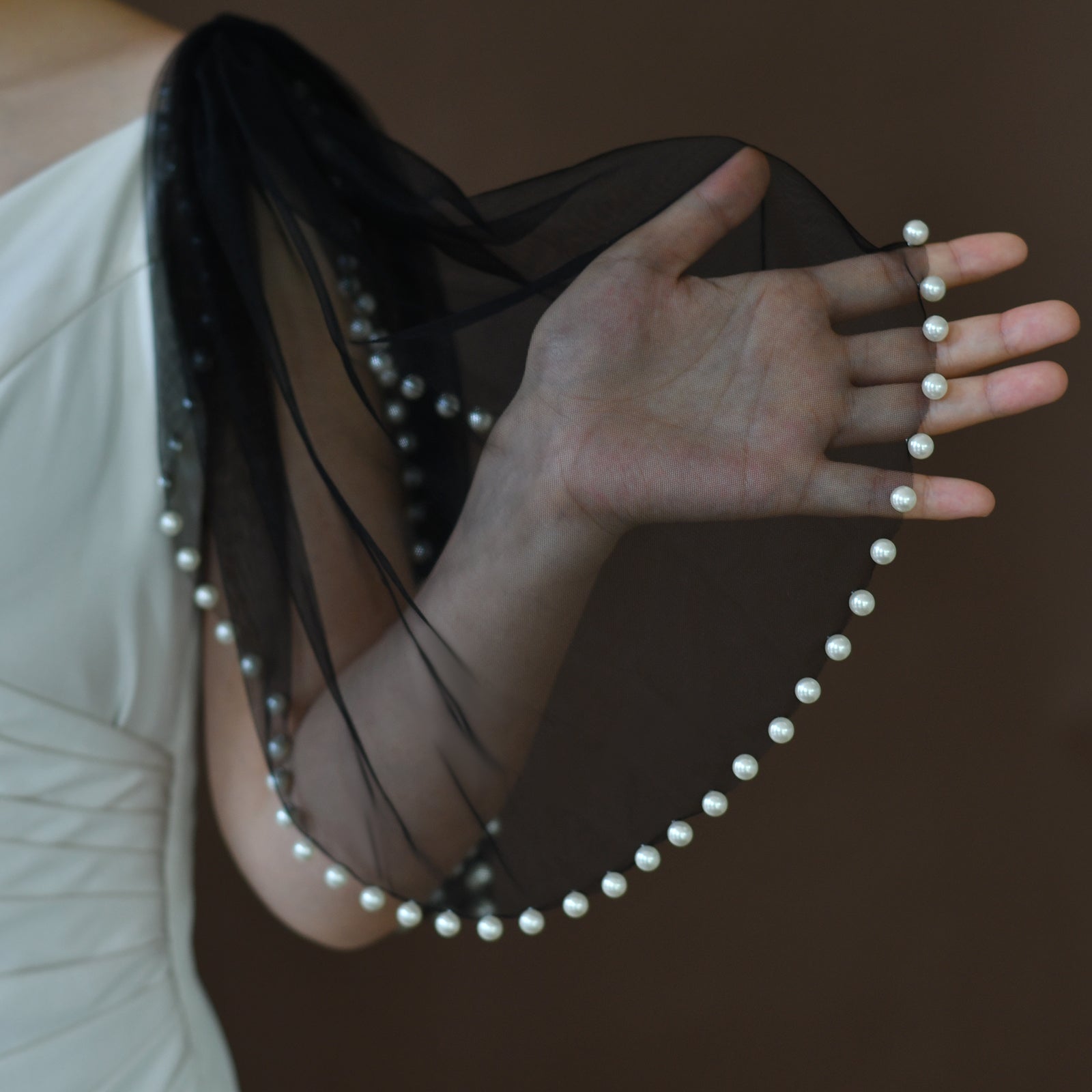 VG40A-W white mesh shawl