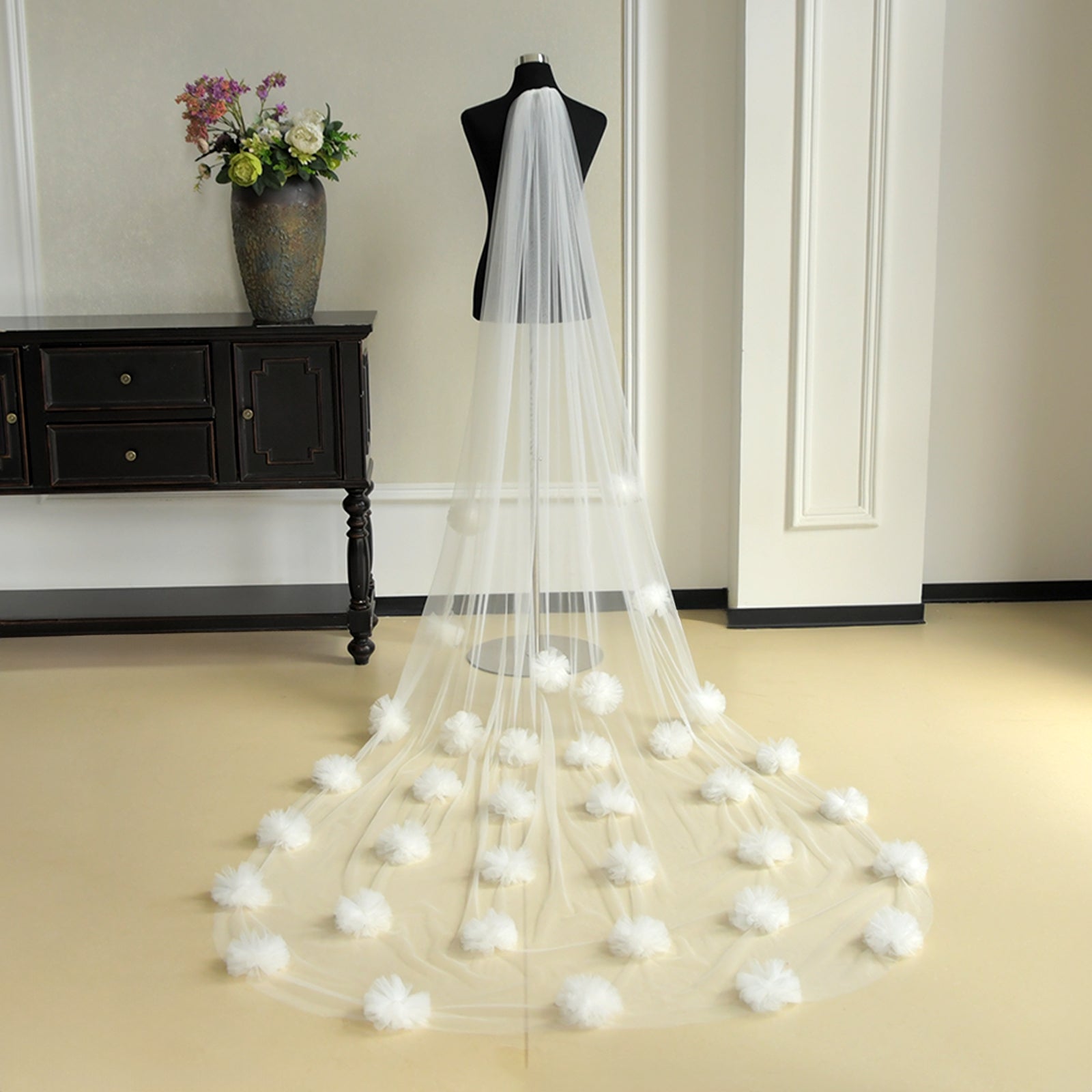 M64-I ivory mesh flower veil