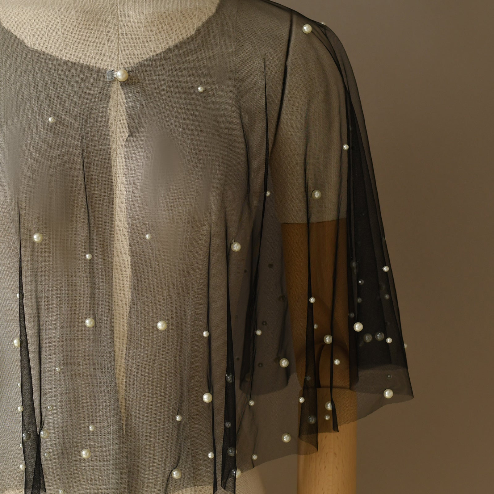 VG120-B black pearl mesh shawl