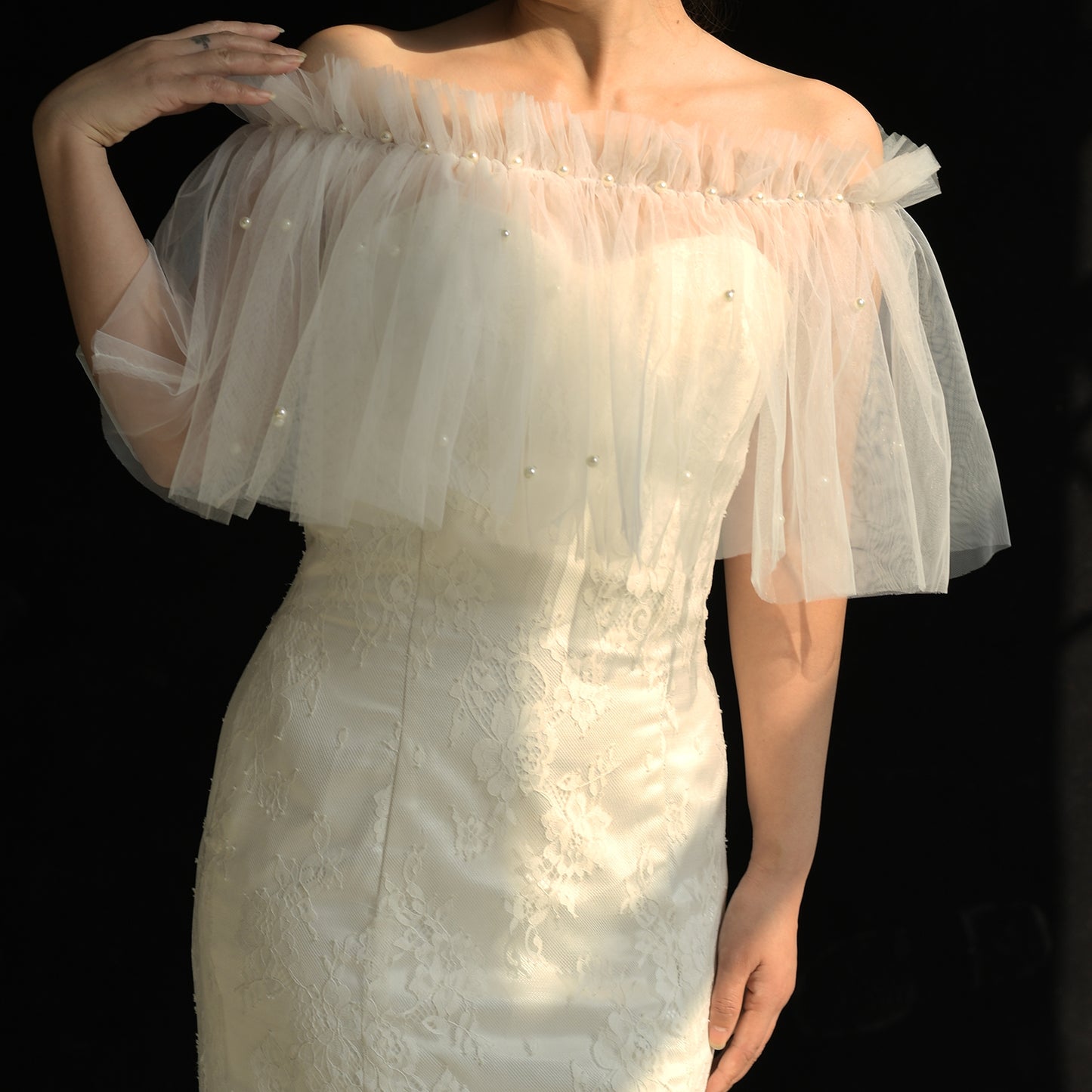 VG112-W-1 black pearl mesh shawl