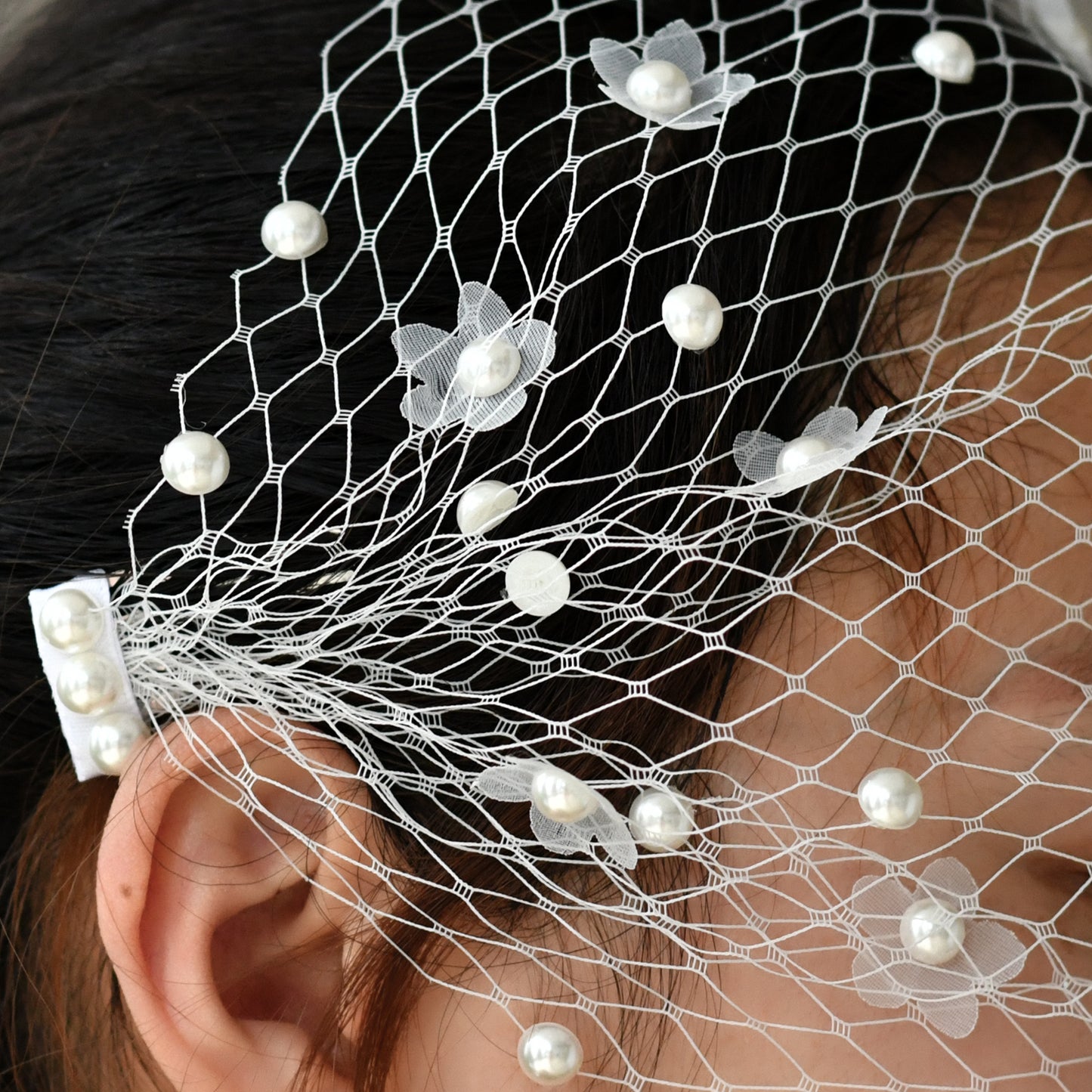 VA15-W white pearl mesh hair comb