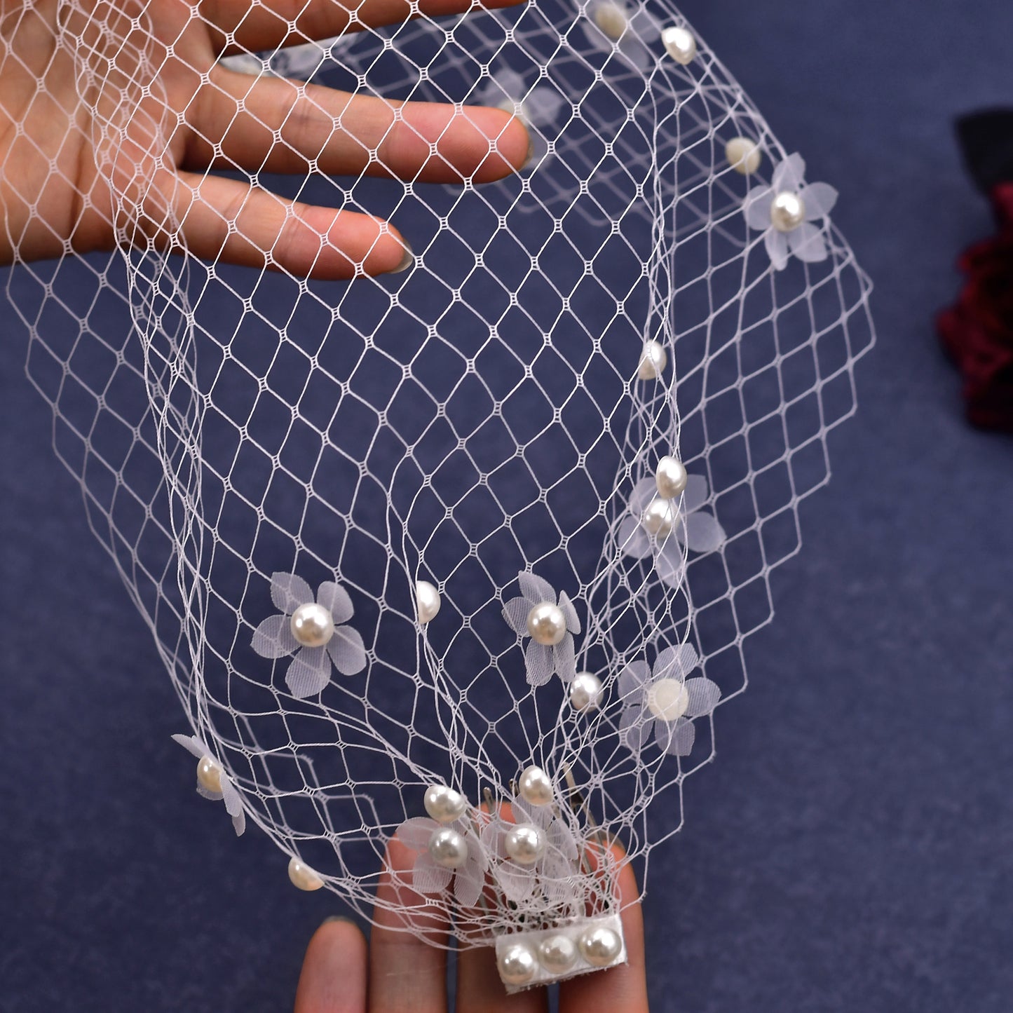 VA15-W white pearl mesh hair comb