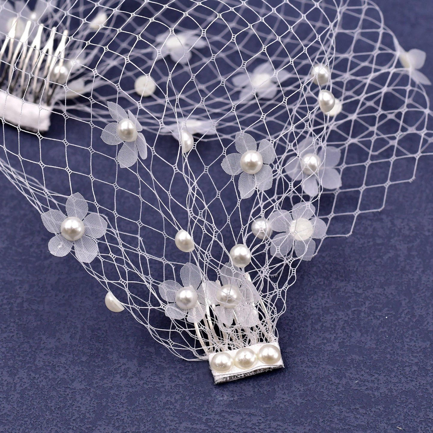 VA15-W white pearl mesh hair comb