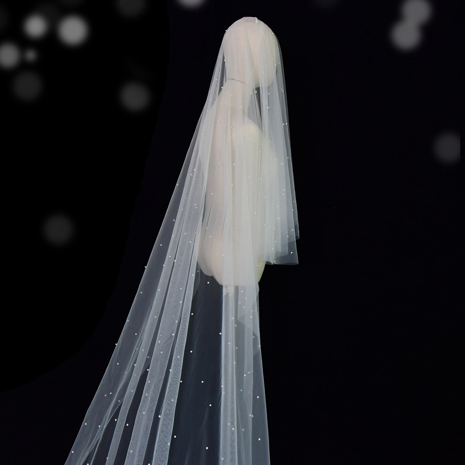 V114-IY2.5 white mesh veil