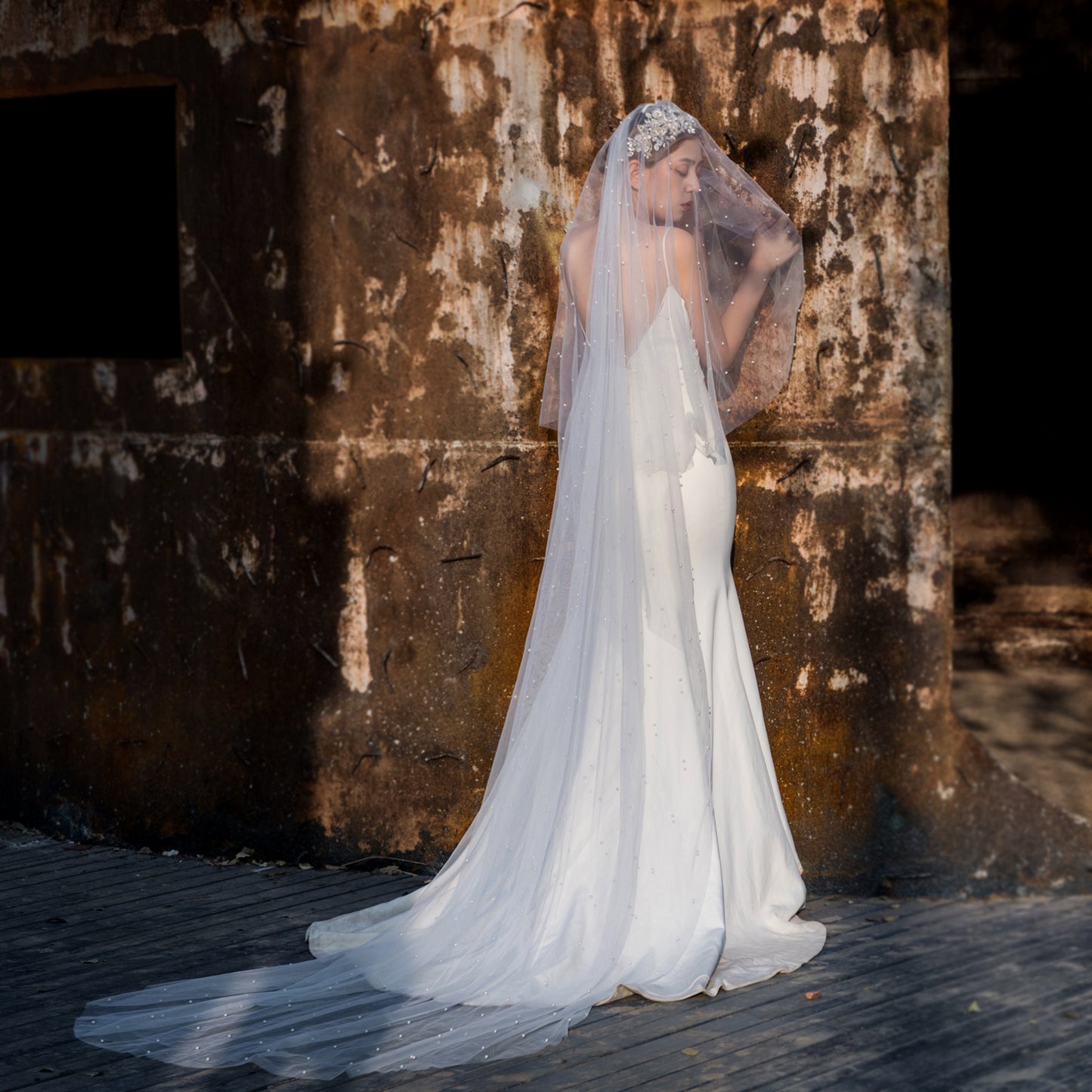 V114-IY2.5 white mesh veil