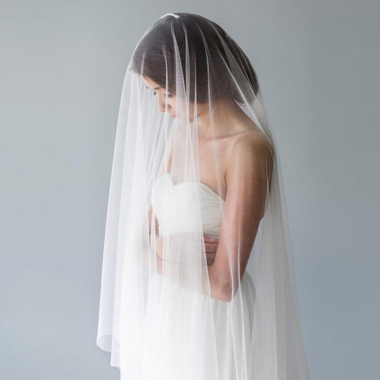 V131-IY1 white mesh veil