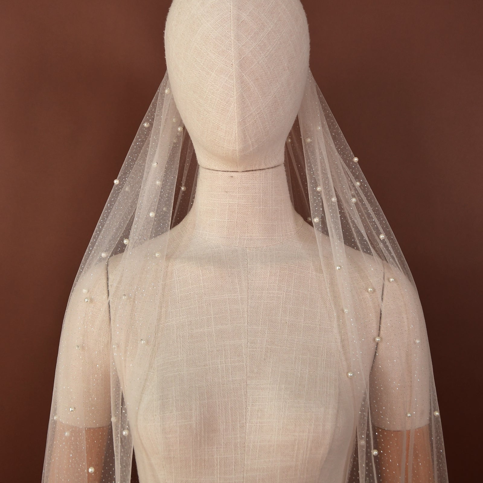 V91A-IY1 white pearl mesh veil