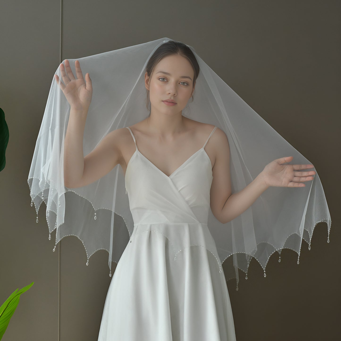 V218-I white mesh veil