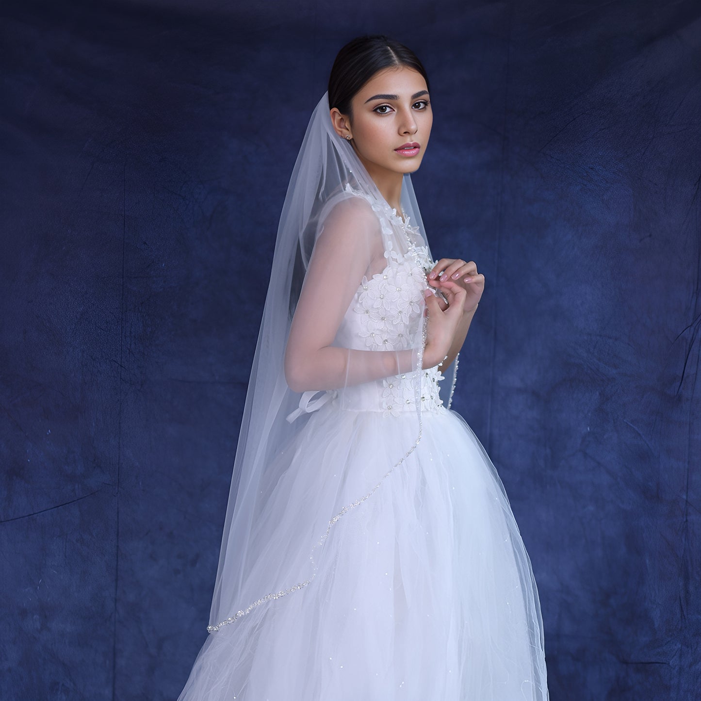 V235-IY1 white mesh hair comb