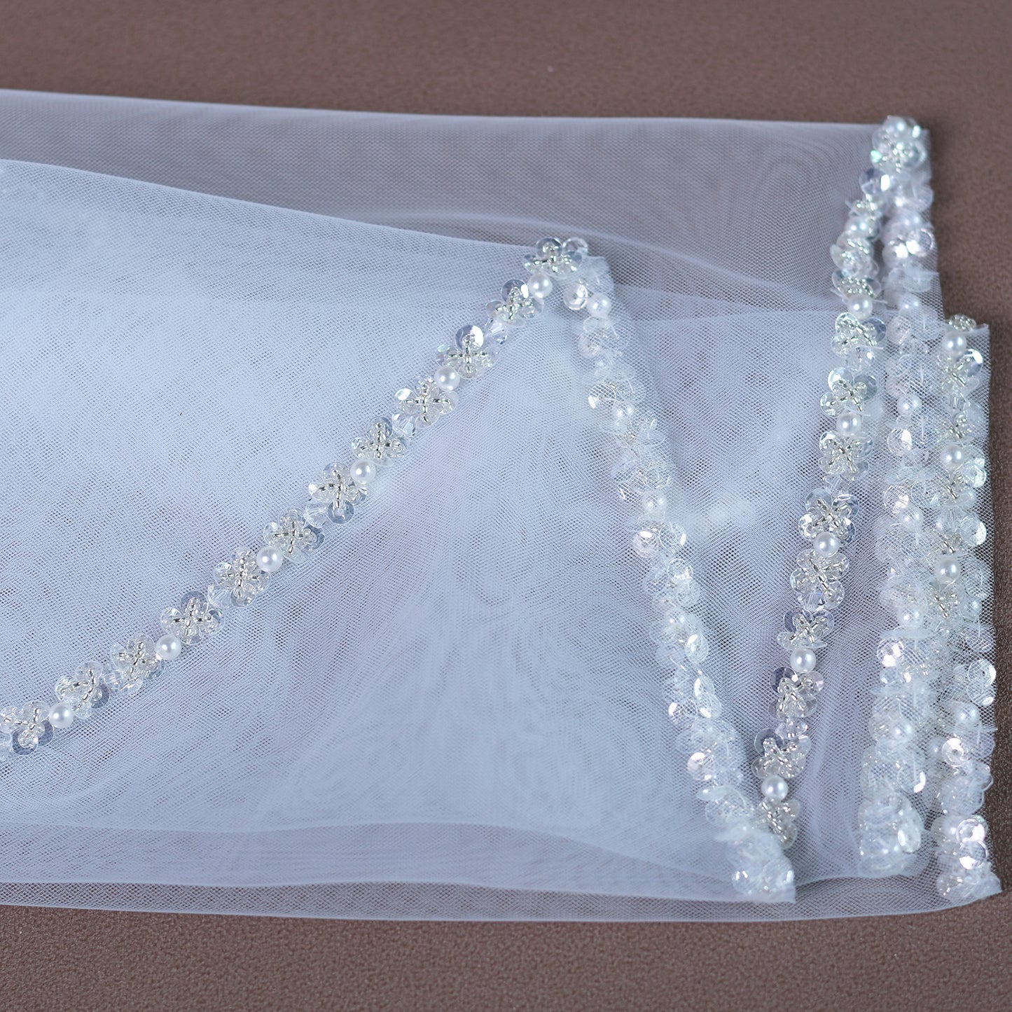 V235-IY1 white mesh hair comb