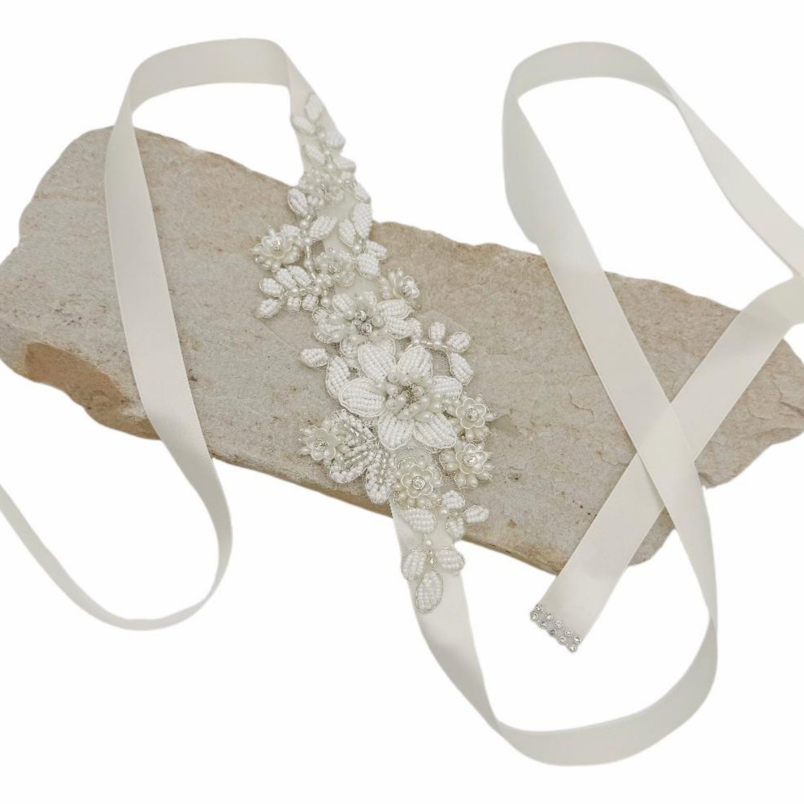 BS484 ivory pearl belt