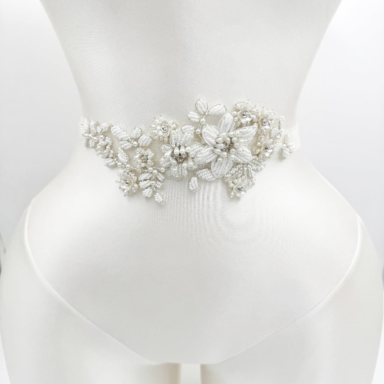 BS484 ivory pearl belt