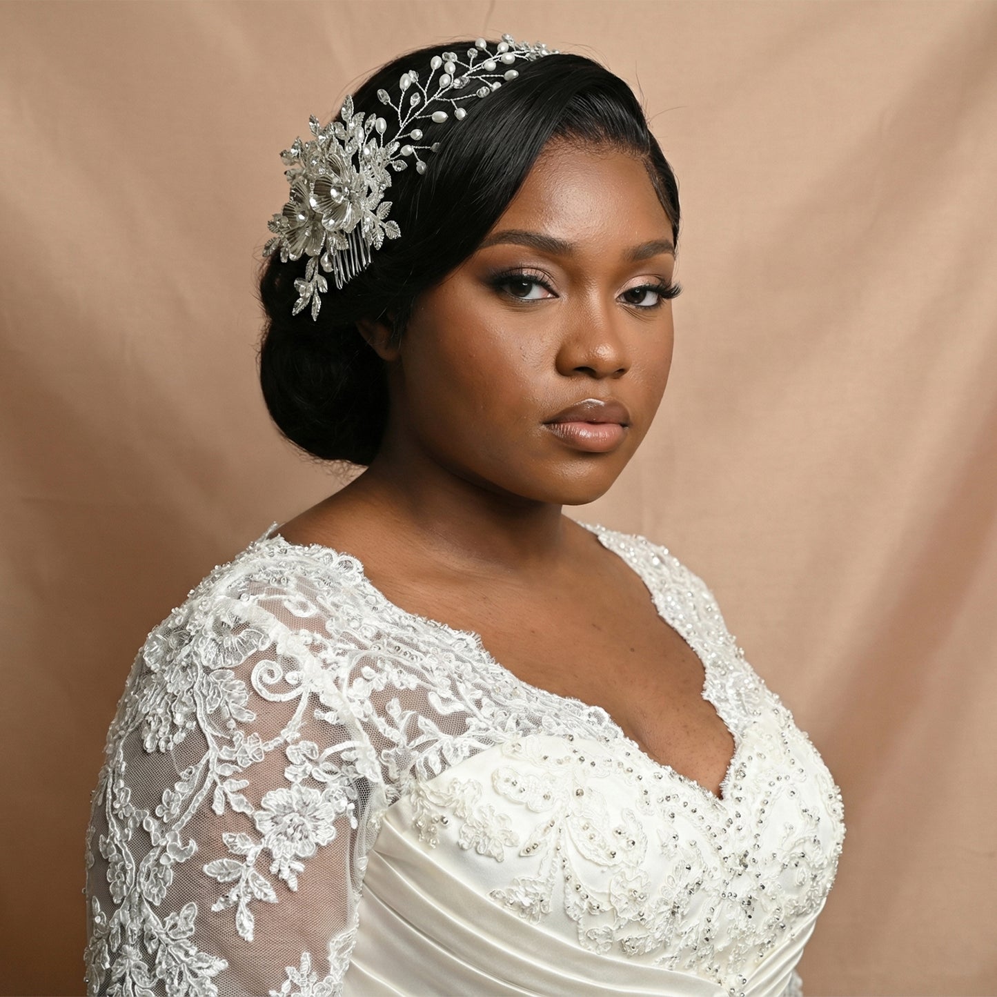 Bridella BHP511-S Silver Rhinestone & Pearl Hair Comb