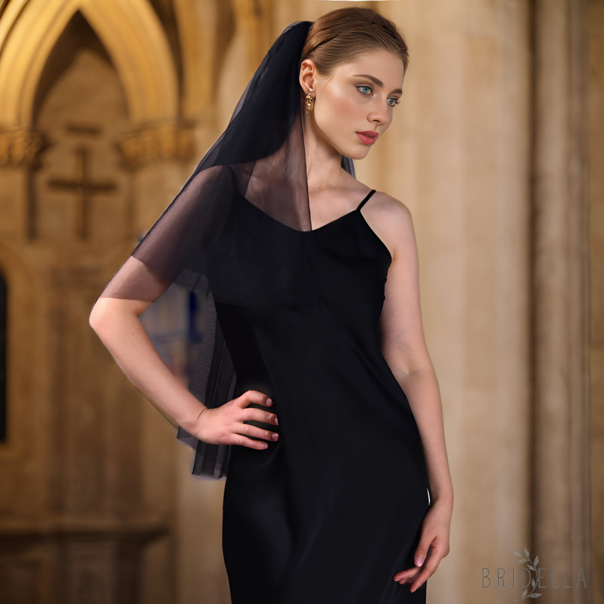 V215 black mesh veil