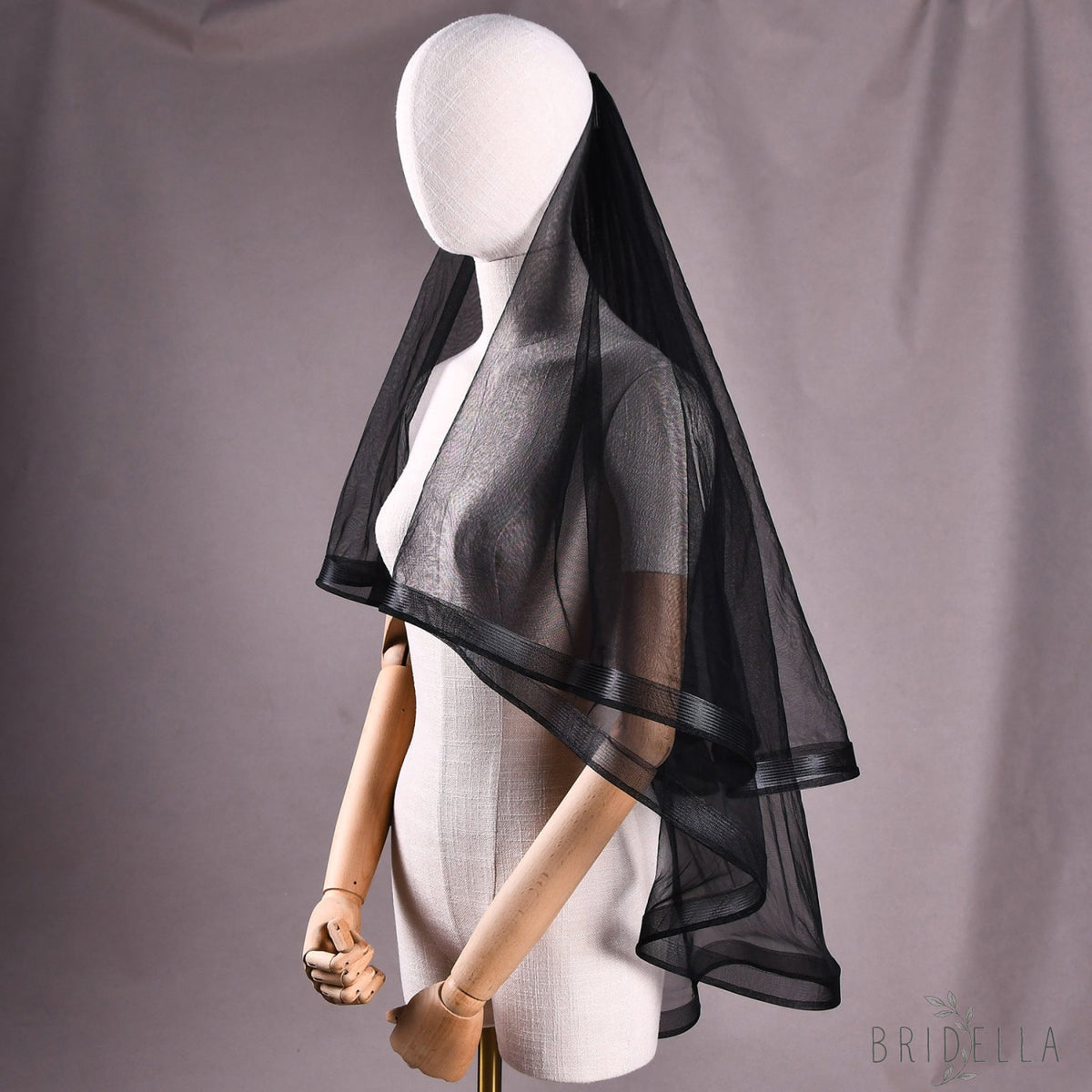 V69-B black mesh veil