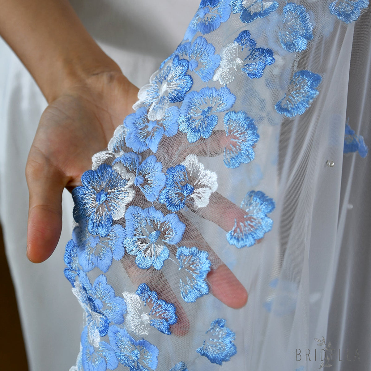 M42A-I red pearl lace veil