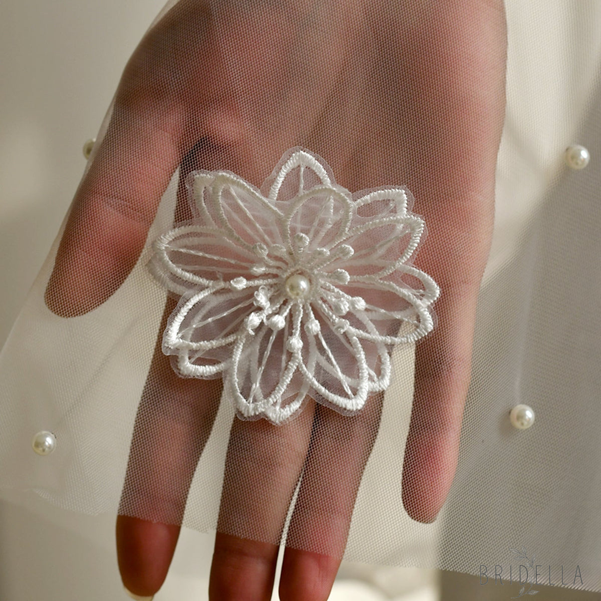 M114-I red mesh flower hair comb