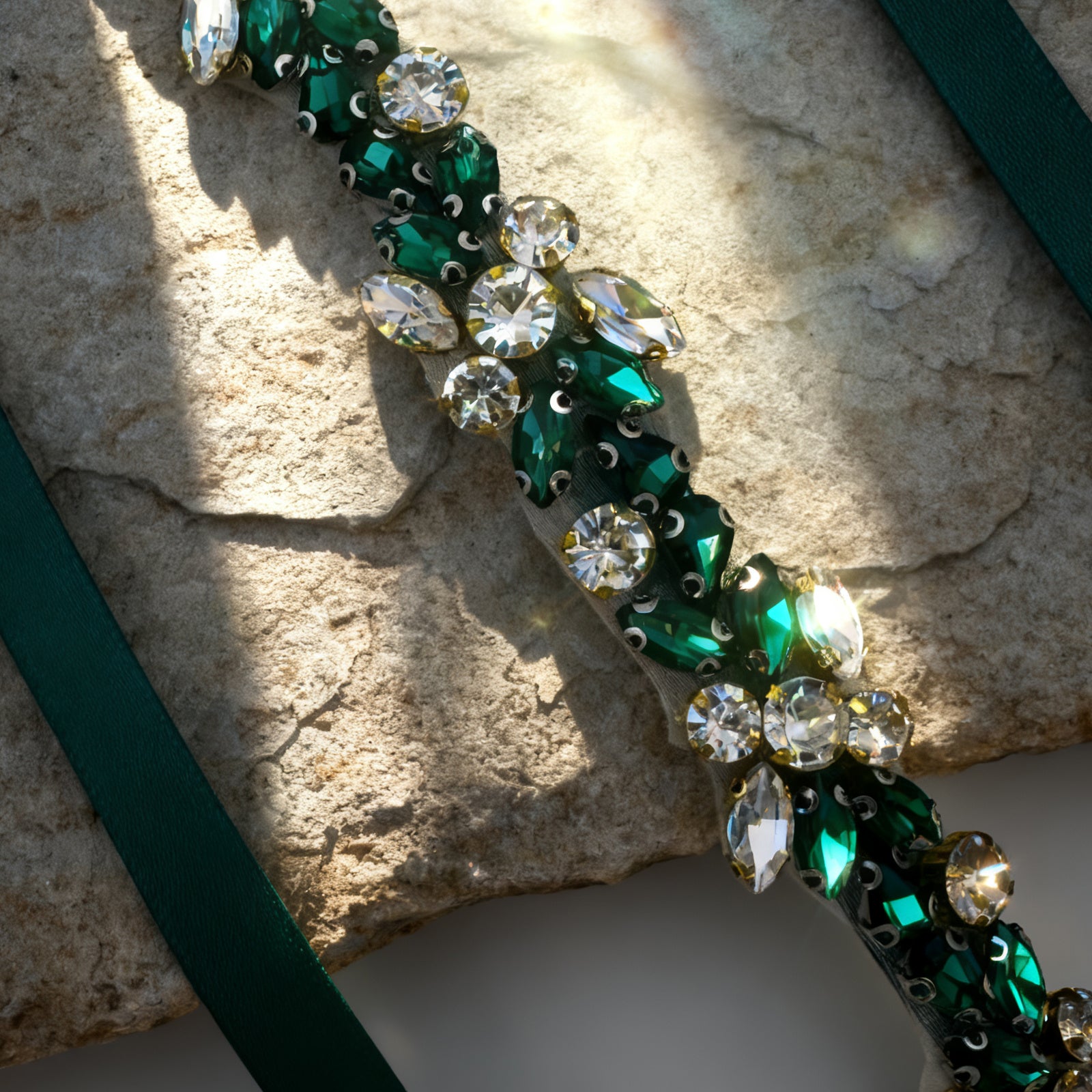 BS437KL emerald rhinestone belt