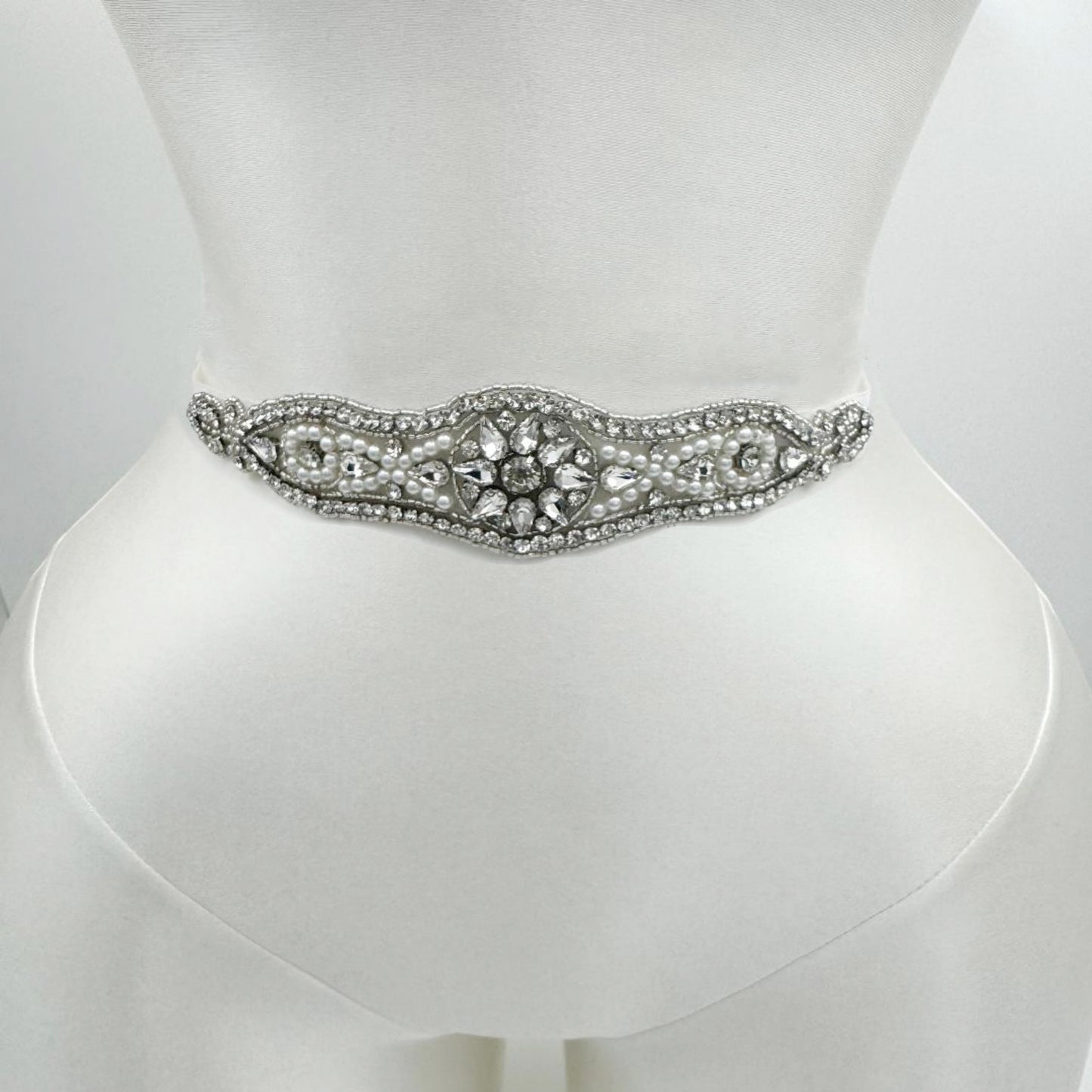 BS18 white rhinestone pearl belt