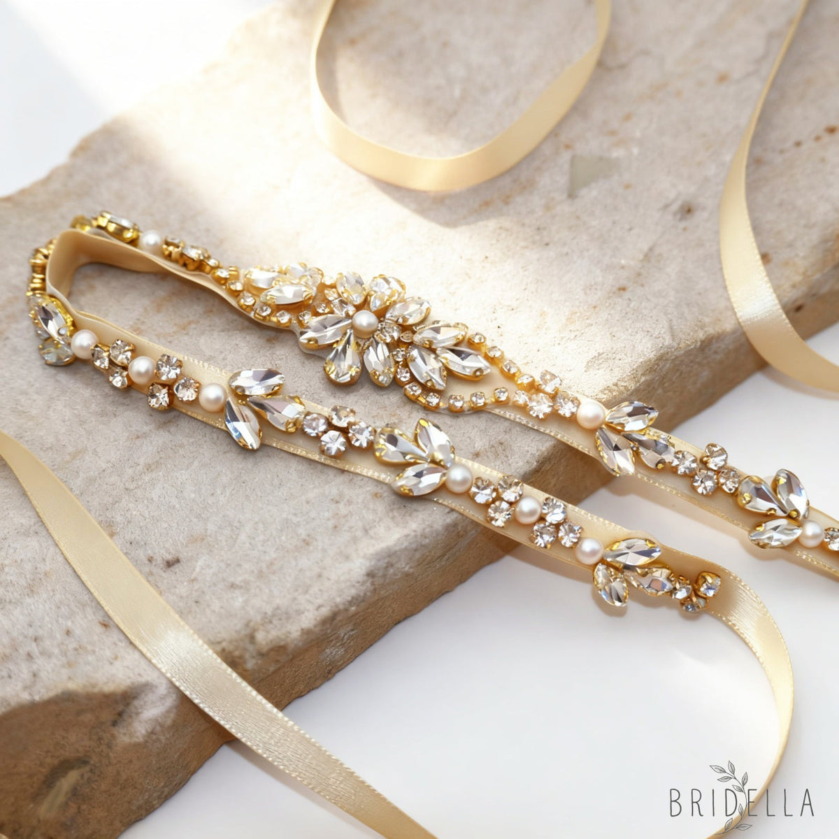 Gold Rhinestone & Pearl Accessory - Gold - Blets