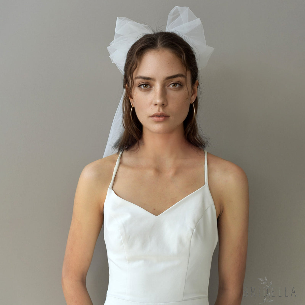 M111-I ivory mesh veil