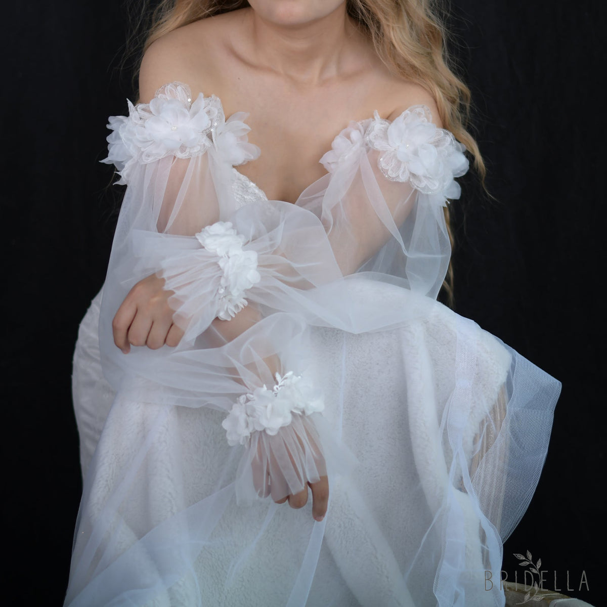 VM36 ivory mesh flower gloves