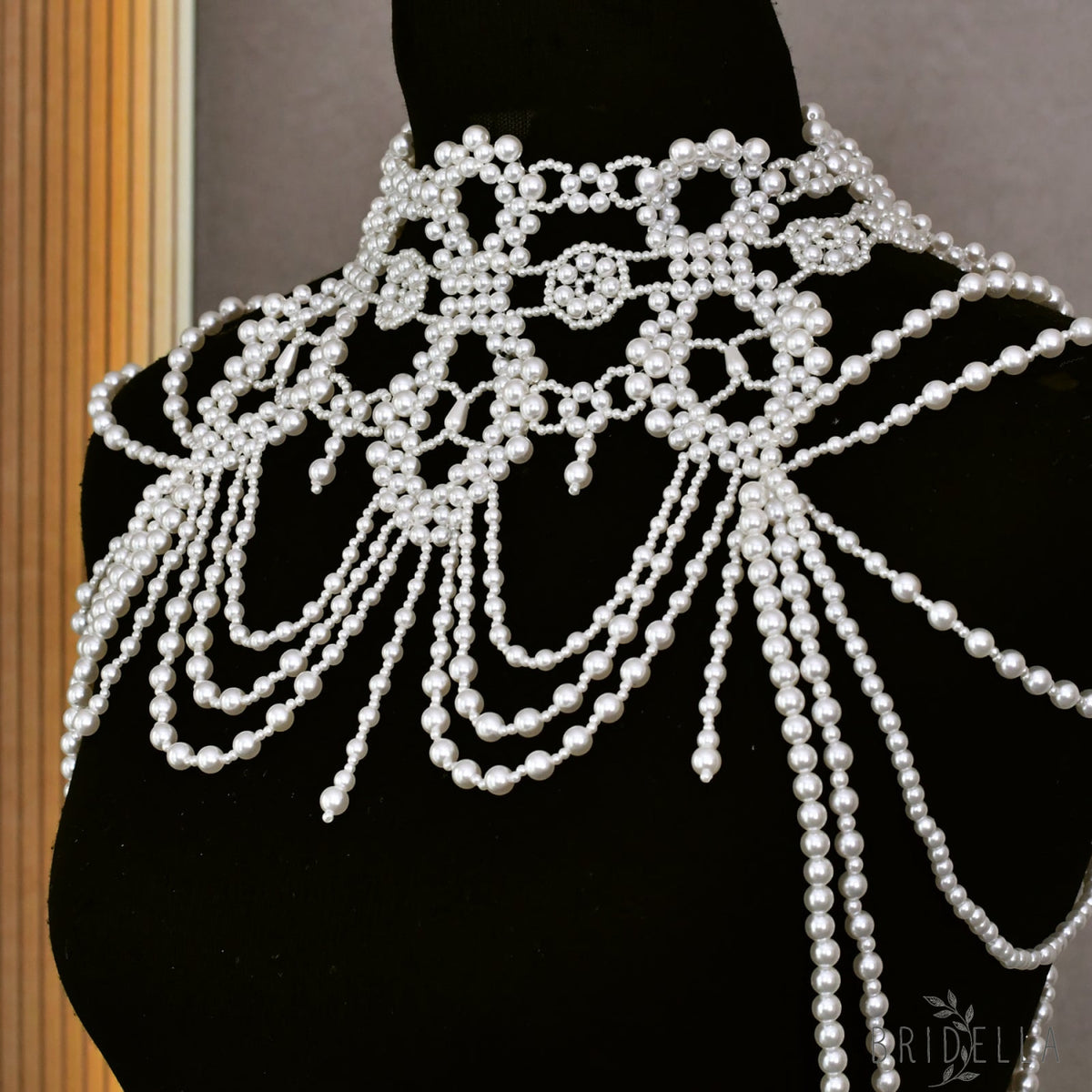 VG09A ivory pearl shawl