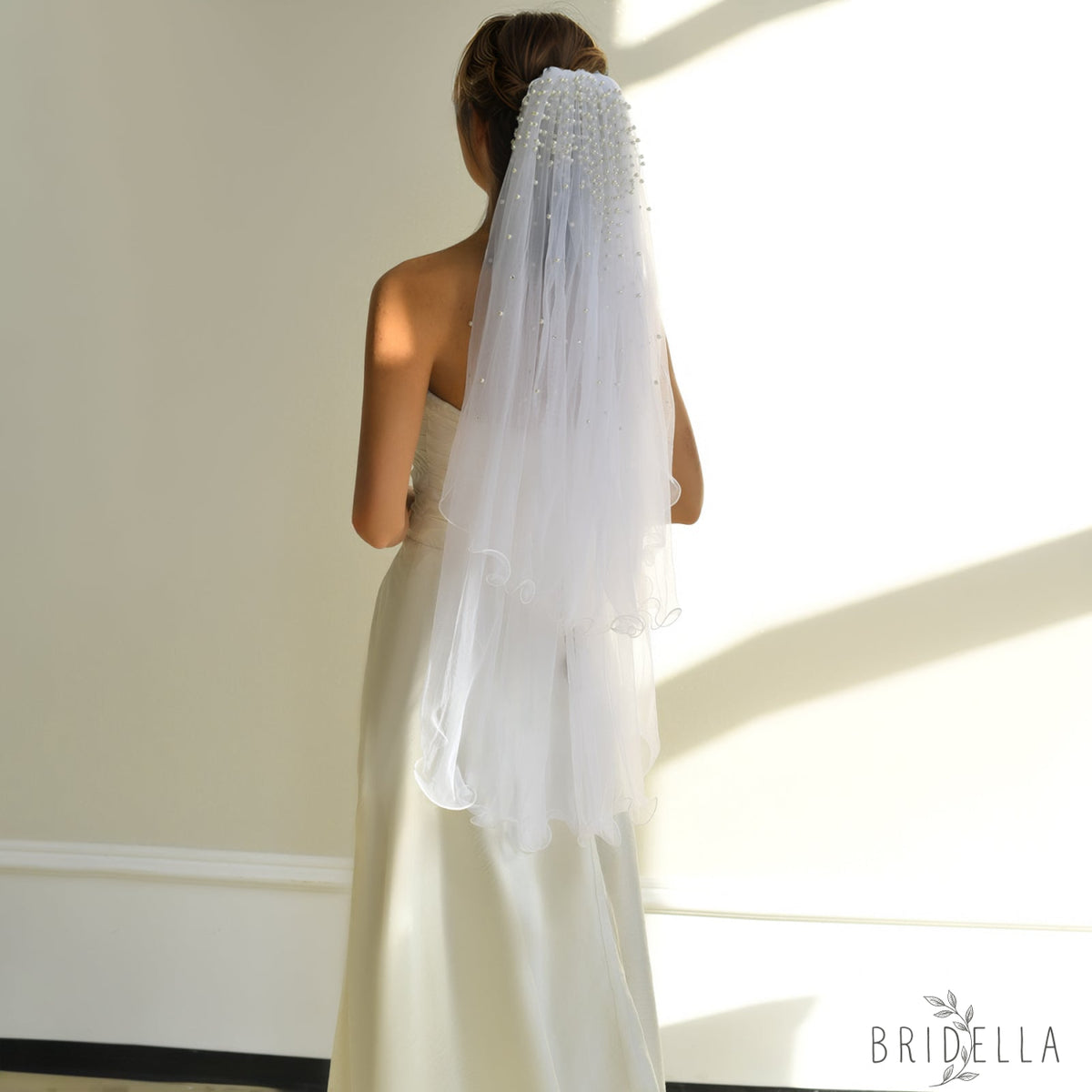 M32-W ivory pearl mesh veil