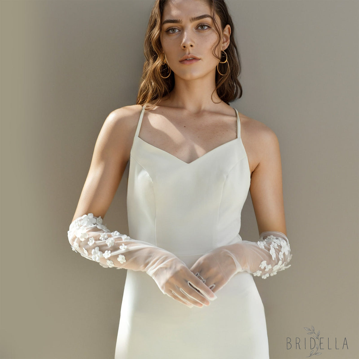 MM15-I ivory pearl mesh gloves