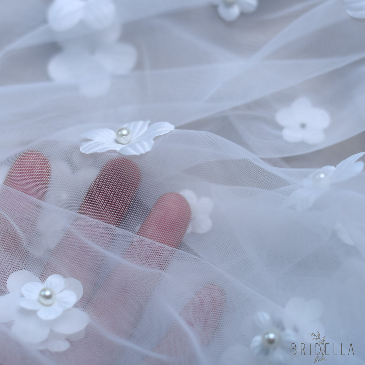 V80-WY0.75 ivory pearl mesh hair comb