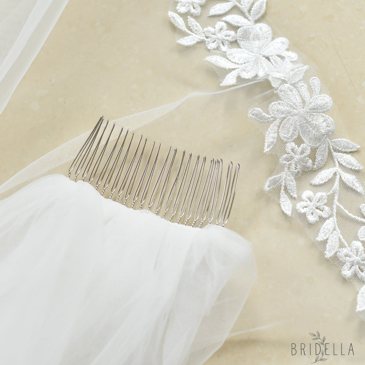 V104-I white lace mesh hair comb