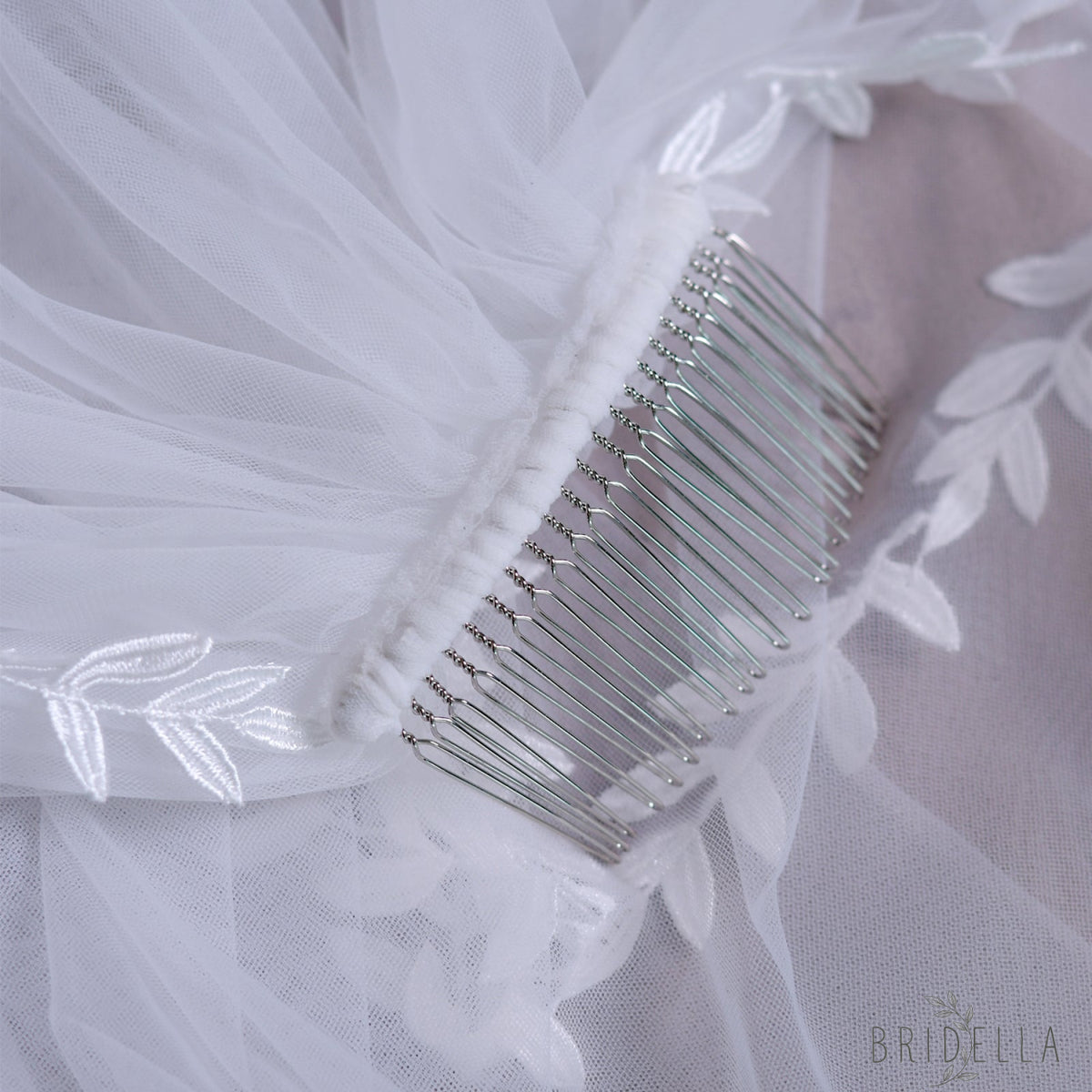 V129-WY1 white lace mesh hair comb