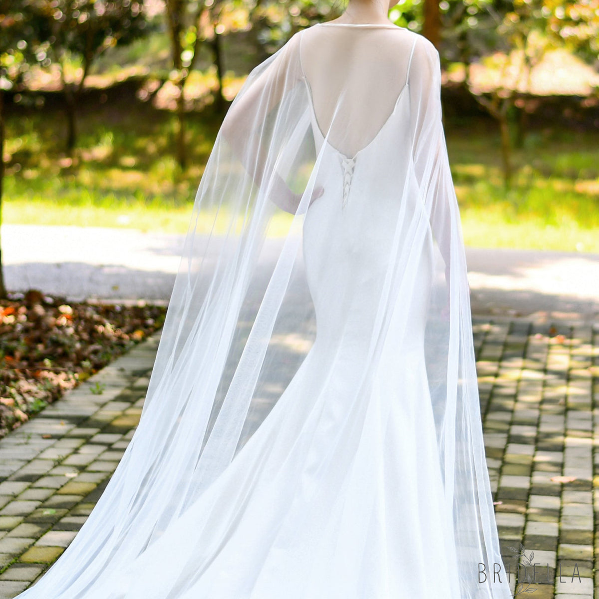 VG16-W white mesh shawl