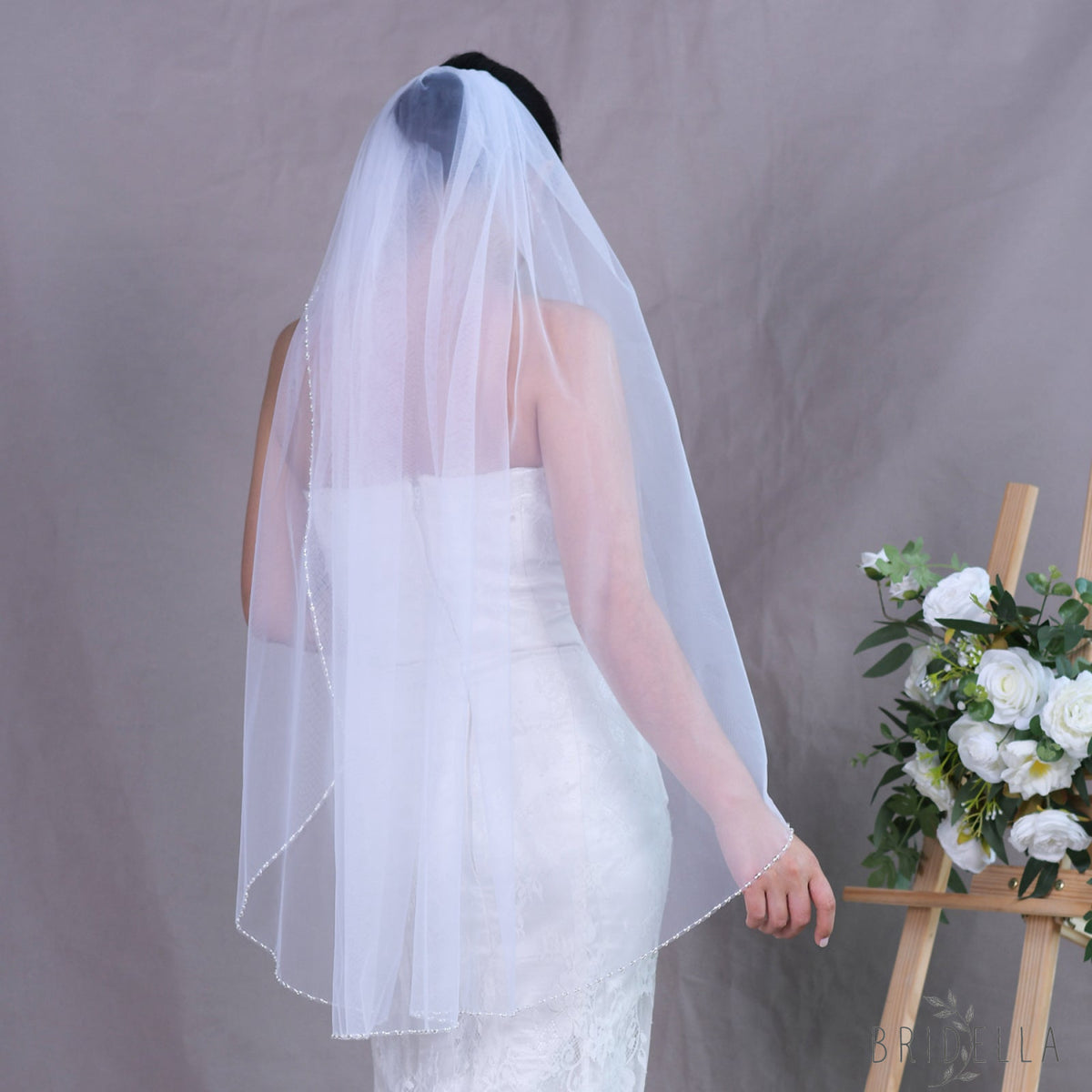 V189-WY1 white mesh veil
