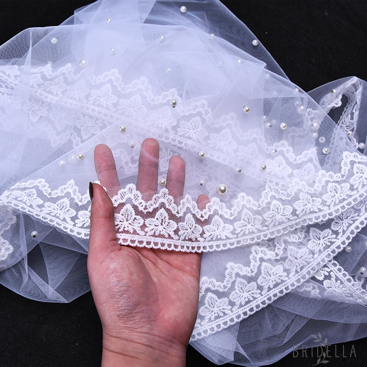 V168-WY1 white pearl lace hair comb