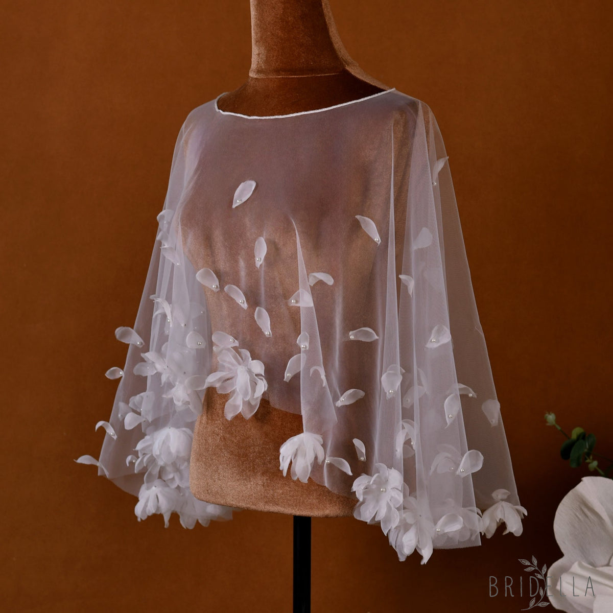 MG35-I white pearl mesh shawl