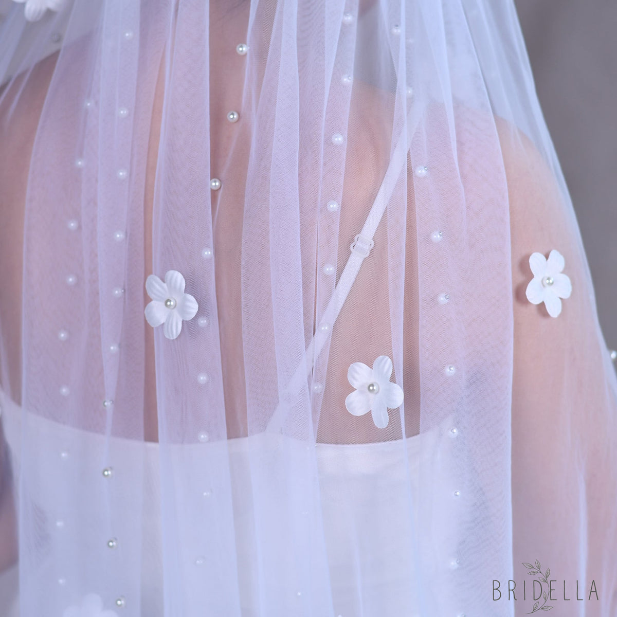 V193-WY1 white pearl mesh hair comb