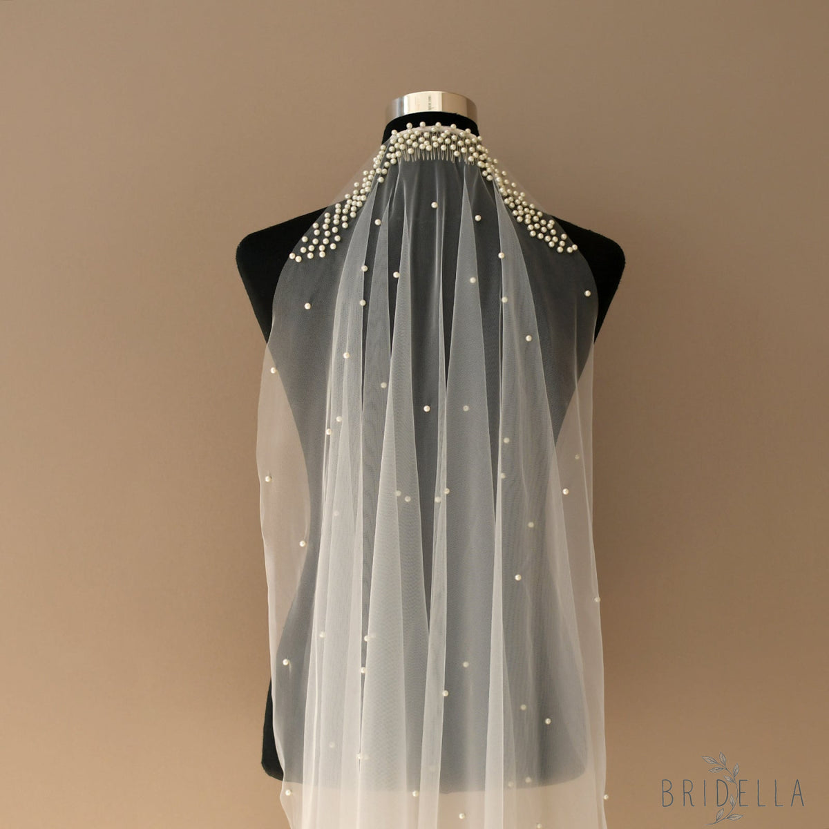 V172-IY1 white pearl mesh veil