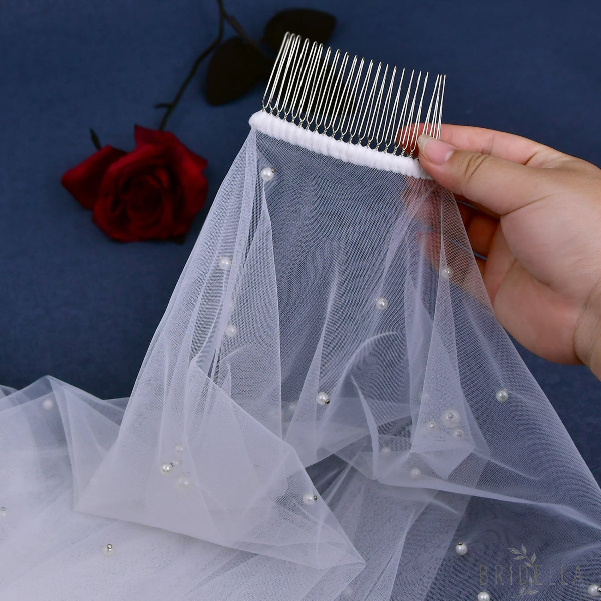 V186-WY2 white pearl mesh veil
