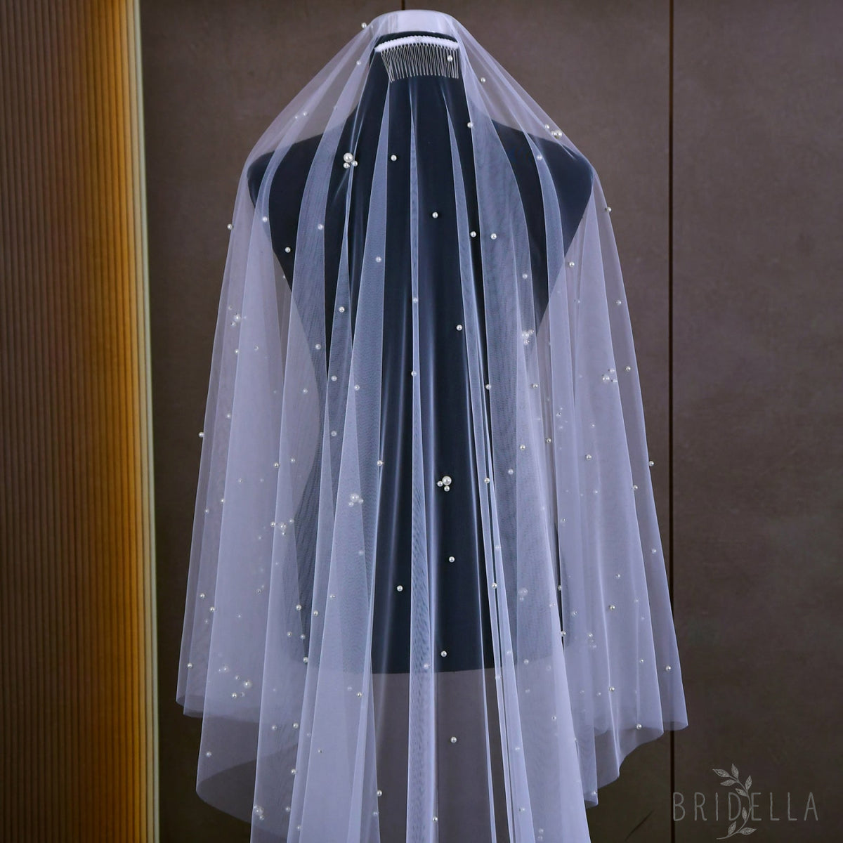 V186-WY2 white pearl mesh veil